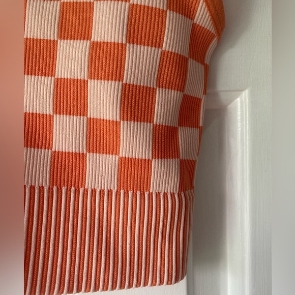 Bundle of (2) Tank Top Style Crop Tops Size M - Picture 2 of 9